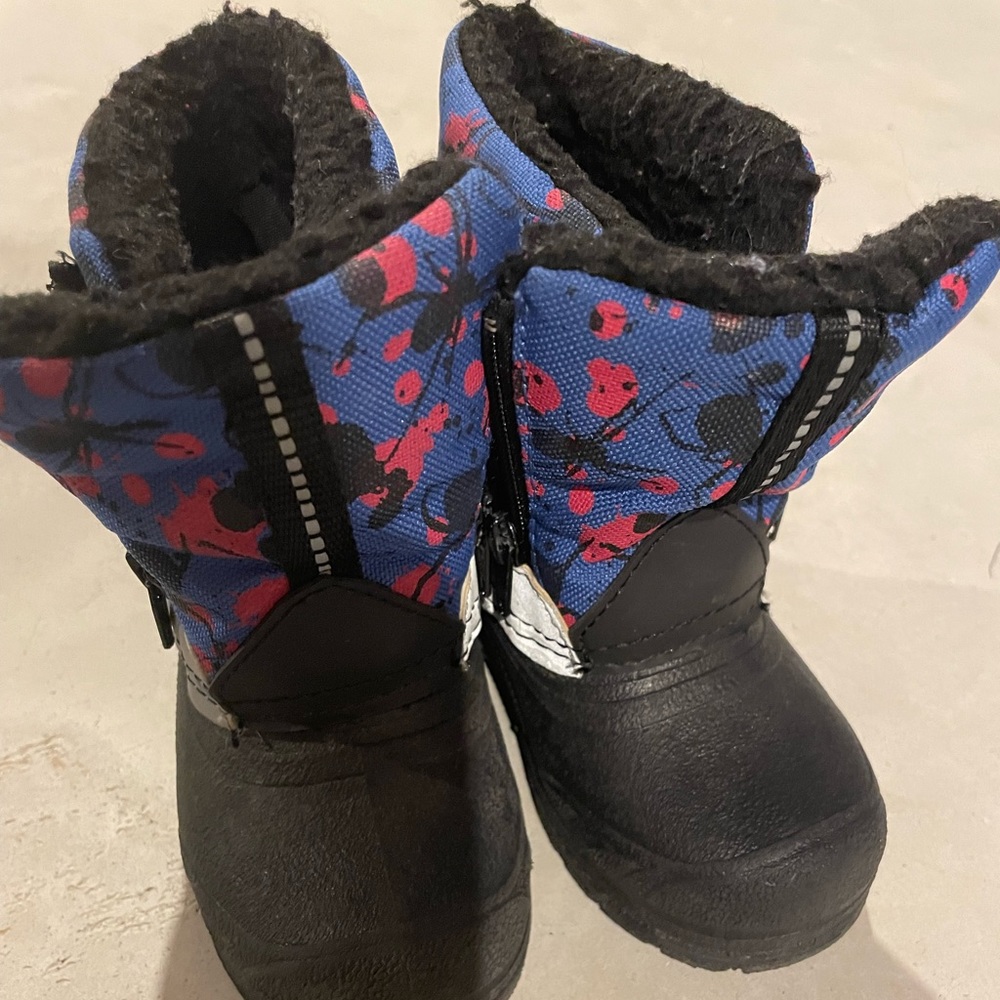Toddler winter boots size 5